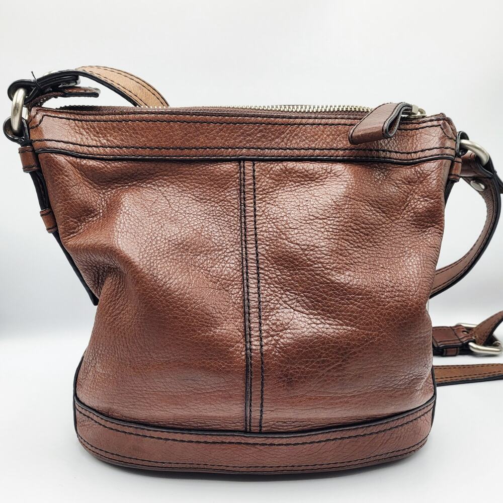 Vintage Fossil Maddox Top Zip Brown Leather Crossbody Bucket Bag Logo Key Charm - Picture 2 of 11